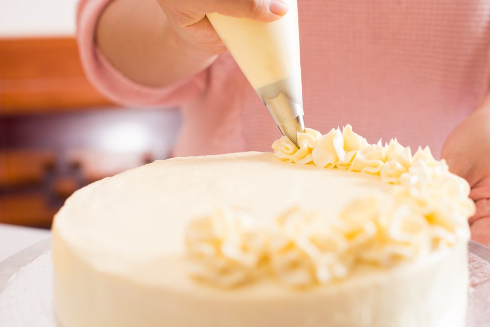 How To Make Easy American Buttercream - The Cookie Countess